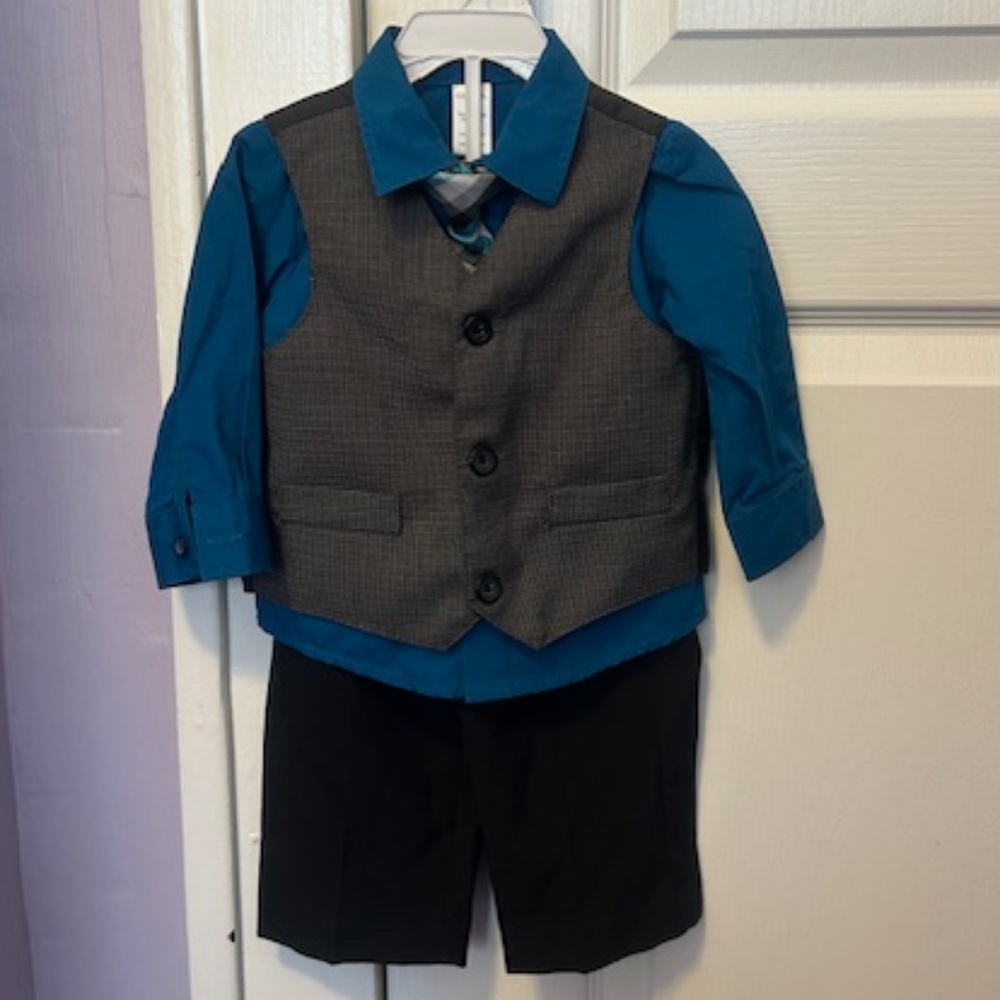 George baby boy piece suit - Size 6-9 months